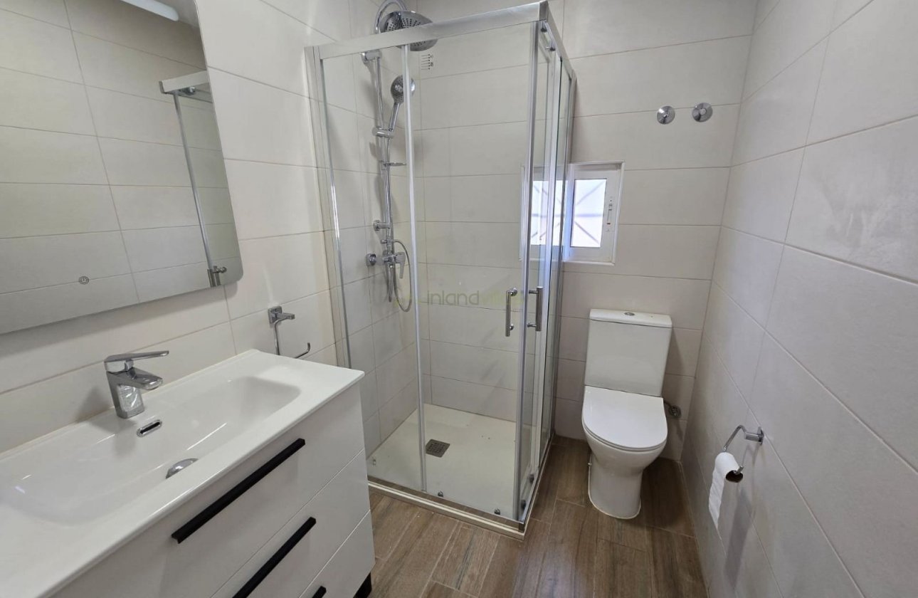 Resale - Villa - Hondón de las Nieves