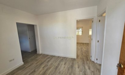 Resale - Villa - Hondón de las Nieves