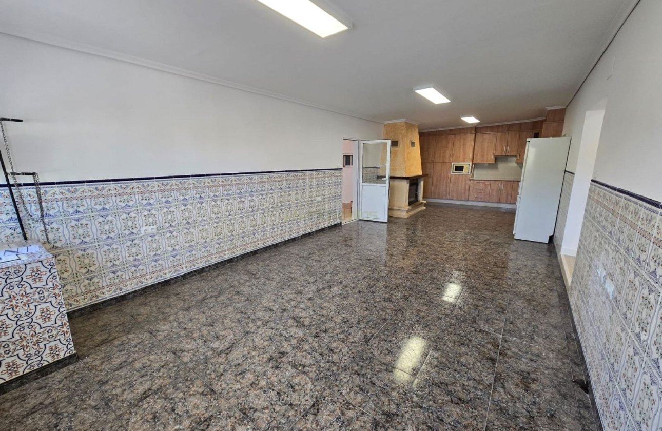 Resale - Villa - Hondón de las Nieves