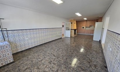 Resale - Villa - Hondón de las Nieves