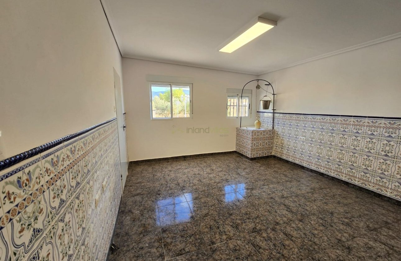 Resale - Villa - Hondón de las Nieves