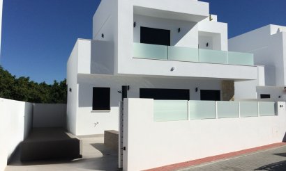 Reventa - Villa - Los Montesinos - La Herrada