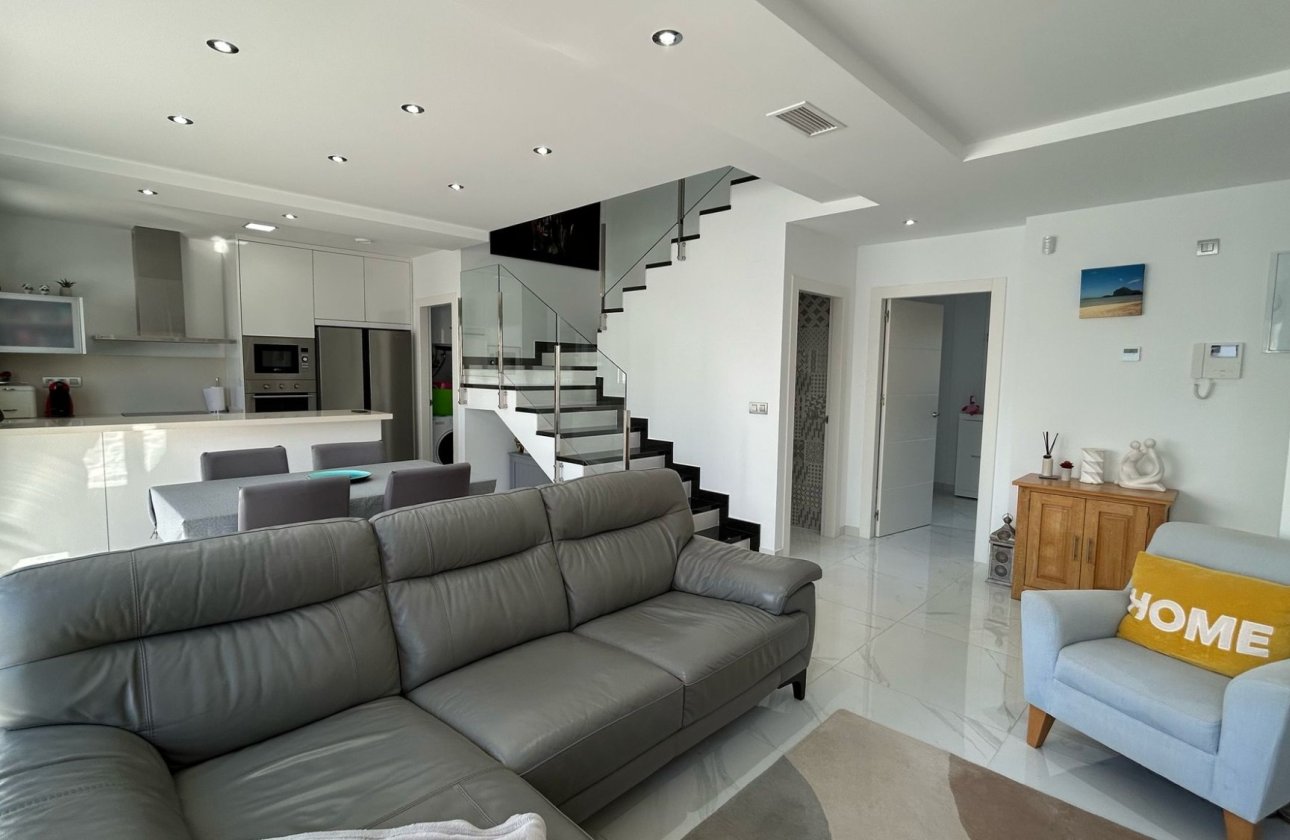 Reventa - Villa - Los Montesinos - La Herrada