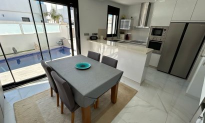 Reventa - Villa - Los Montesinos - La Herrada