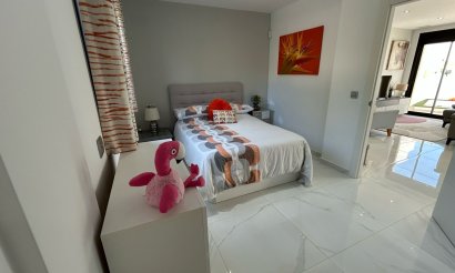 Reventa - Villa - Los Montesinos - La Herrada