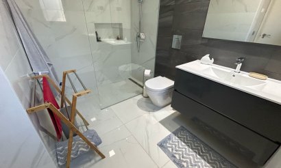 Reventa - Villa - Los Montesinos - La Herrada
