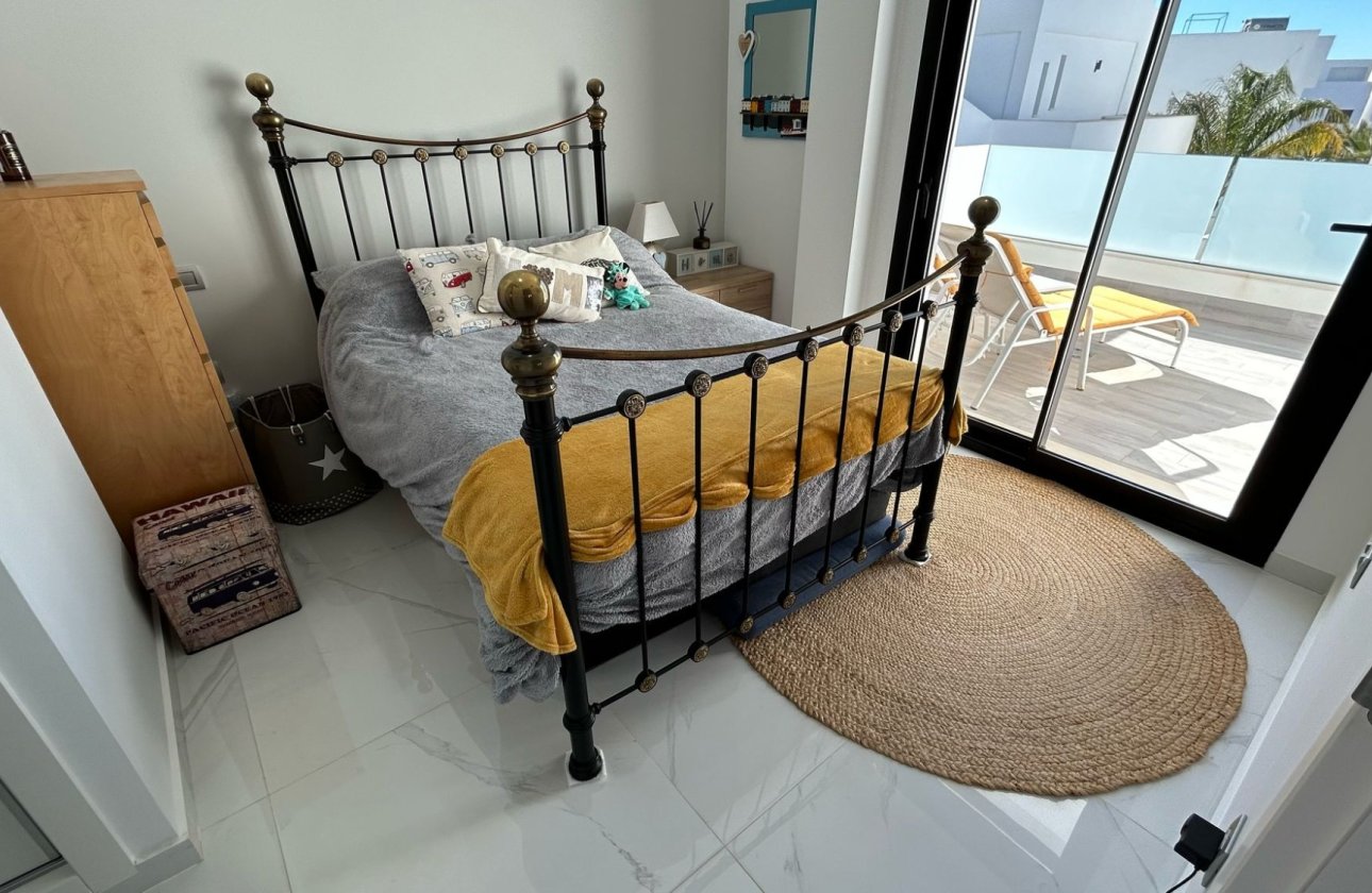 Reventa - Villa - Los Montesinos - La Herrada
