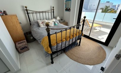Reventa - Villa - Los Montesinos - La Herrada