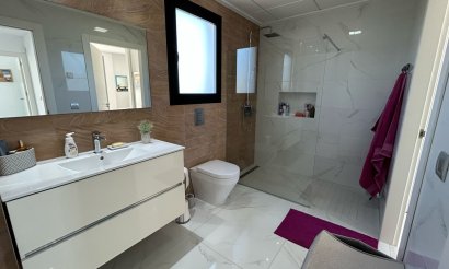 Reventa - Villa - Los Montesinos - La Herrada