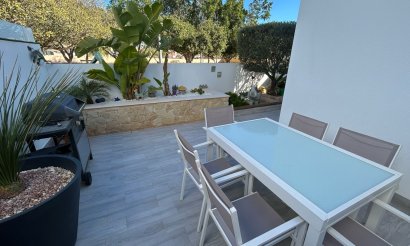 Reventa - Villa - Los Montesinos - La Herrada
