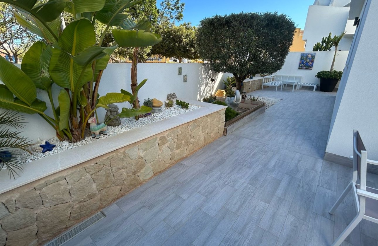 Reventa - Villa - Los Montesinos - La Herrada