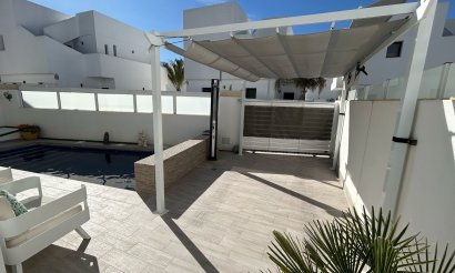 Reventa - Villa - Los Montesinos - La Herrada