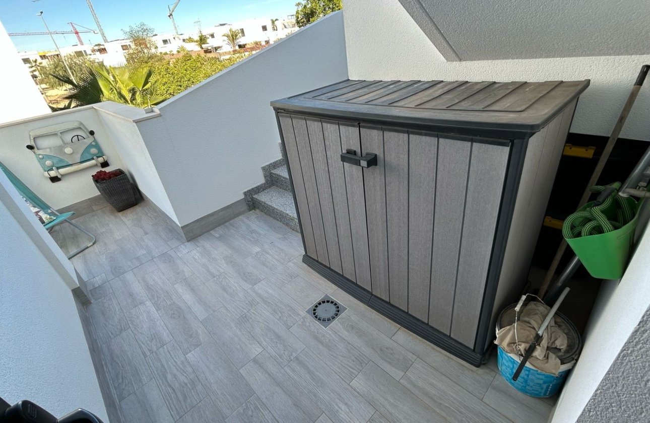 Reventa - Villa - Los Montesinos - La Herrada