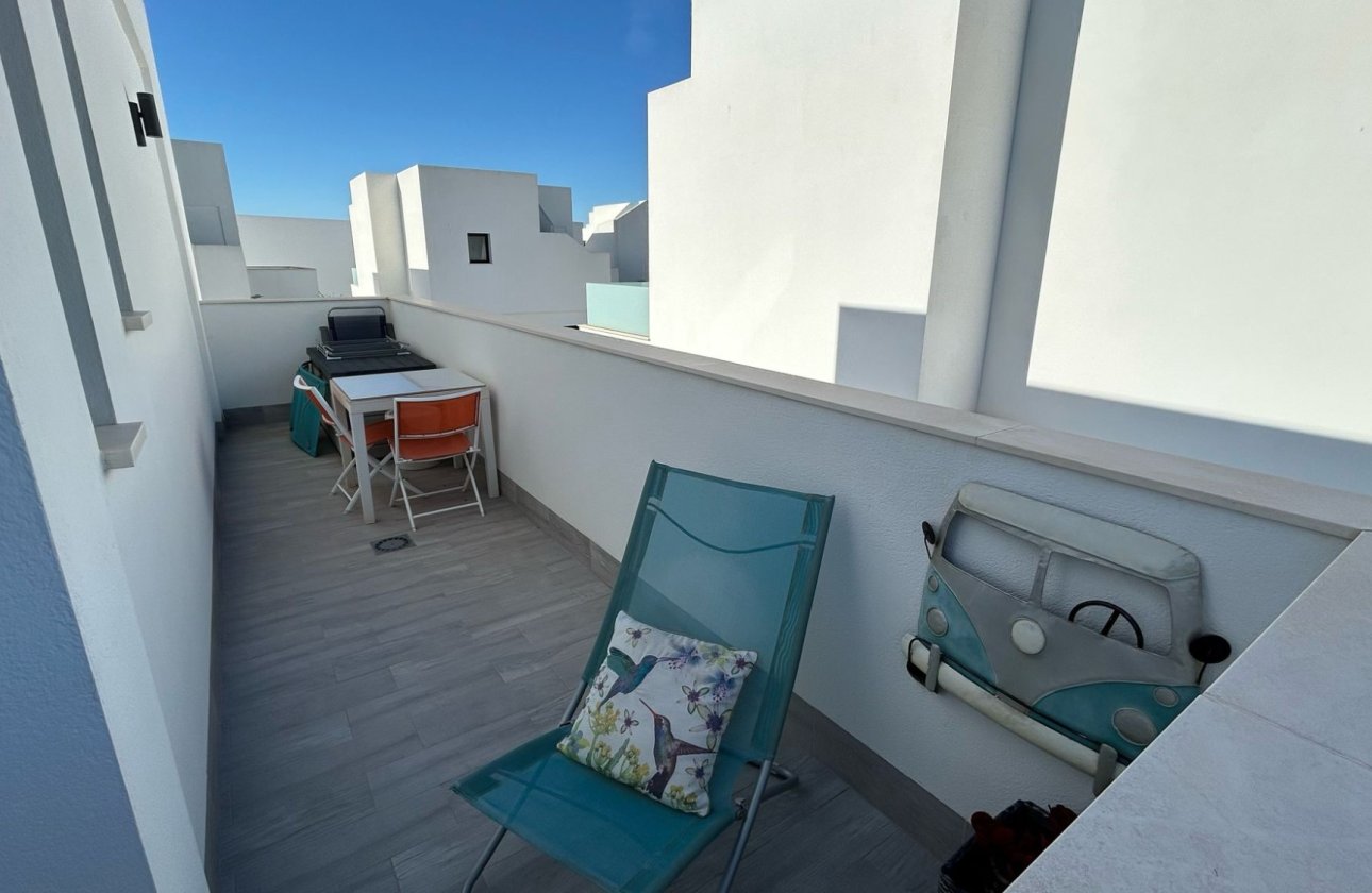 Reventa - Villa - Los Montesinos - La Herrada