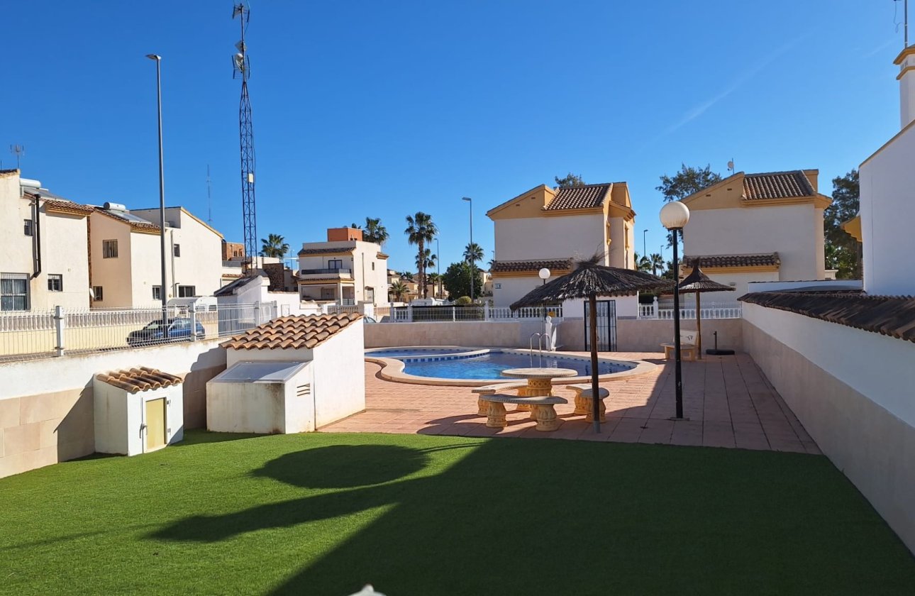 Revente - Villa - Guardamar del Segura - El Raso