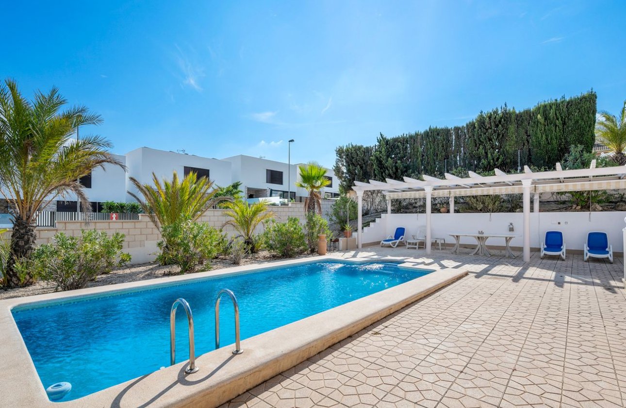 Revente - Villa - Ciudad Quesada - Pueblo Lucero