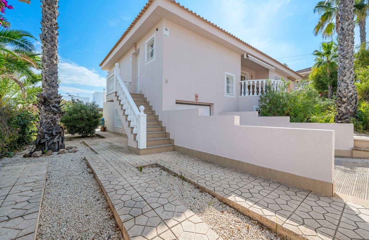 Revente - Villa - Ciudad Quesada - Pueblo Lucero