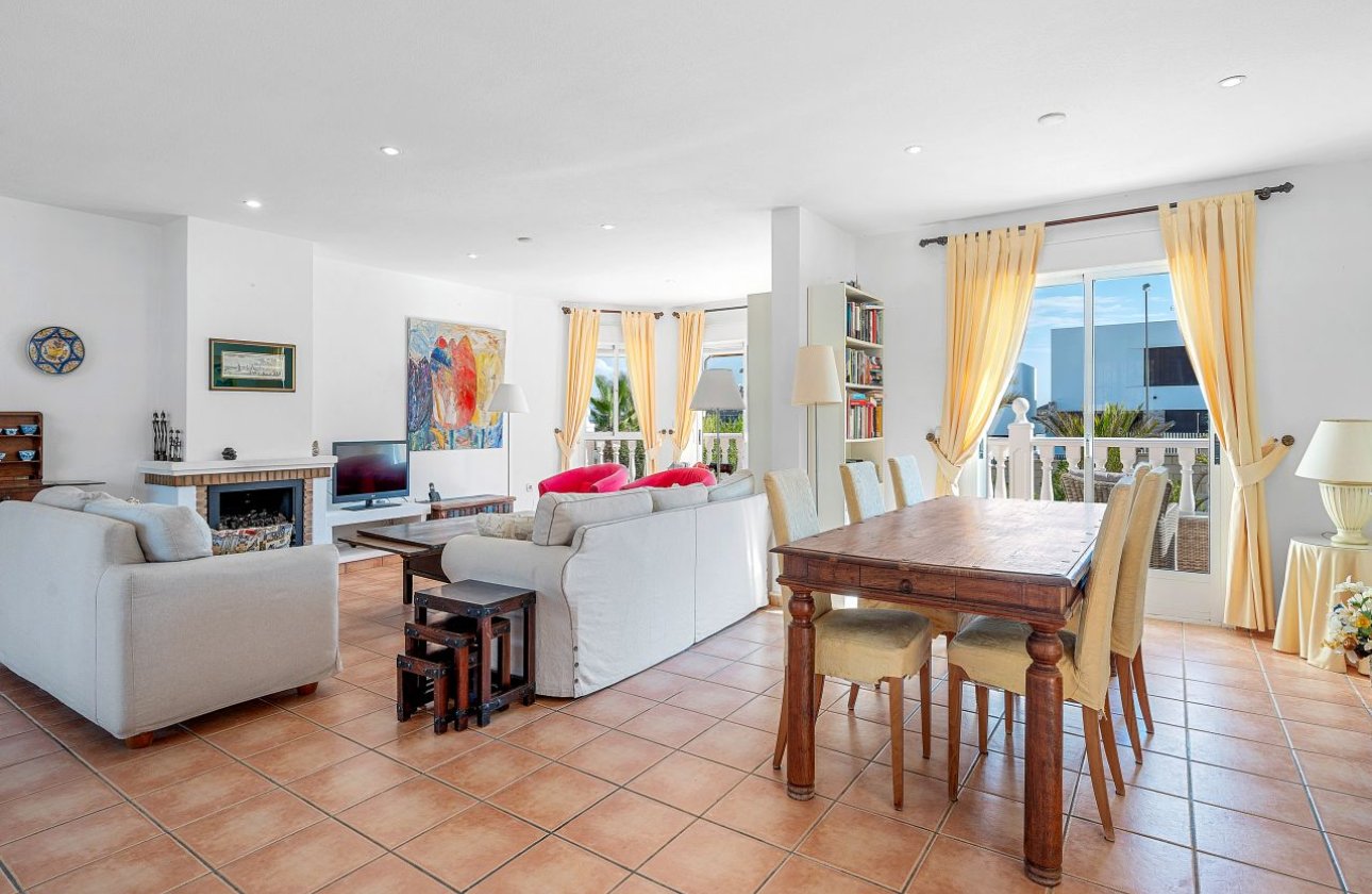 Revente - Villa - Ciudad Quesada - Pueblo Lucero