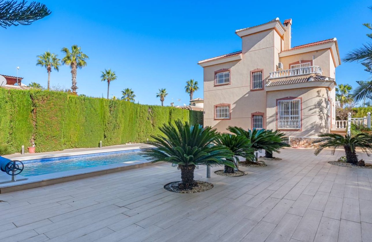 Reventa - Villa - Ciudad Quesada - Doña Pepa