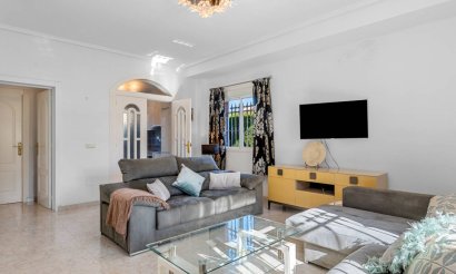 Reventa - Villa - Ciudad Quesada - Doña Pepa