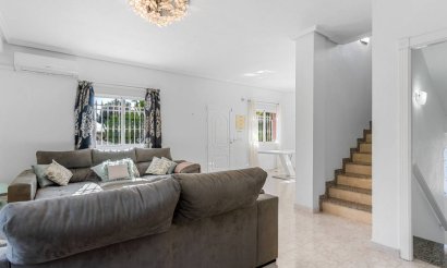 Reventa - Villa - Ciudad Quesada - Doña Pepa