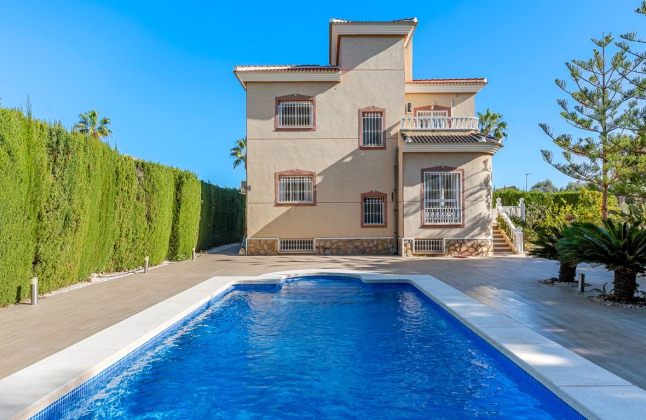 Reventa - Villa - Ciudad Quesada - Doña Pepa