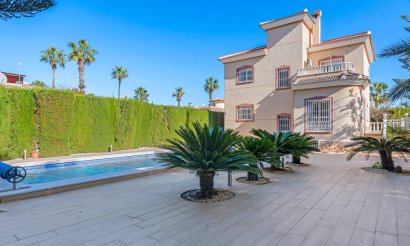 Reventa - Villa - Ciudad Quesada - Doña Pepa