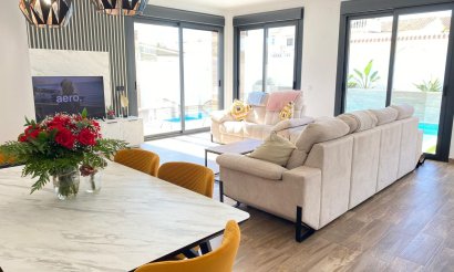 Revente - Villa - Orihuela Costa - Villamartín