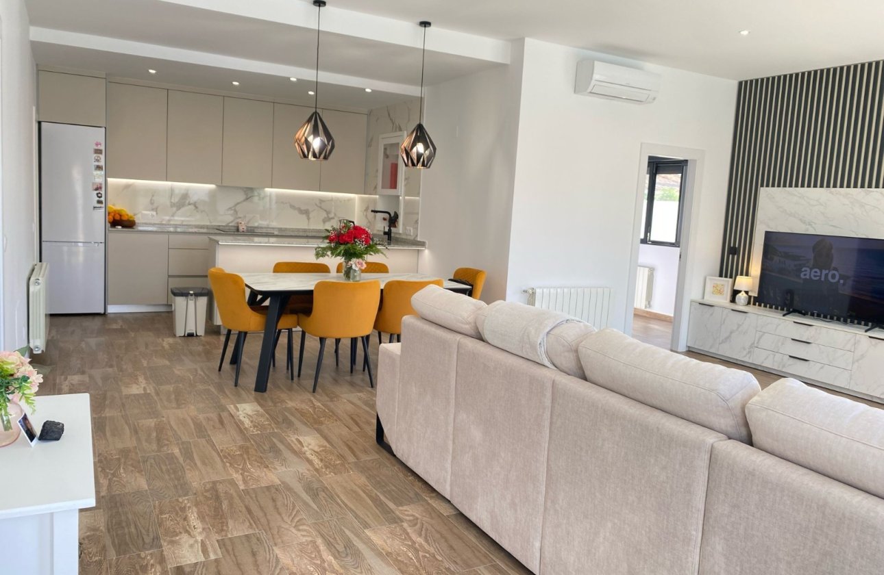Revente - Villa / Semi detached - Orihuela Costa - Villamartín-Las Filipinas
