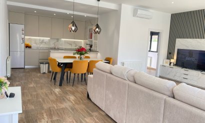 Revente - Villa / Semi detached - Orihuela Costa - Villamartín-Las Filipinas