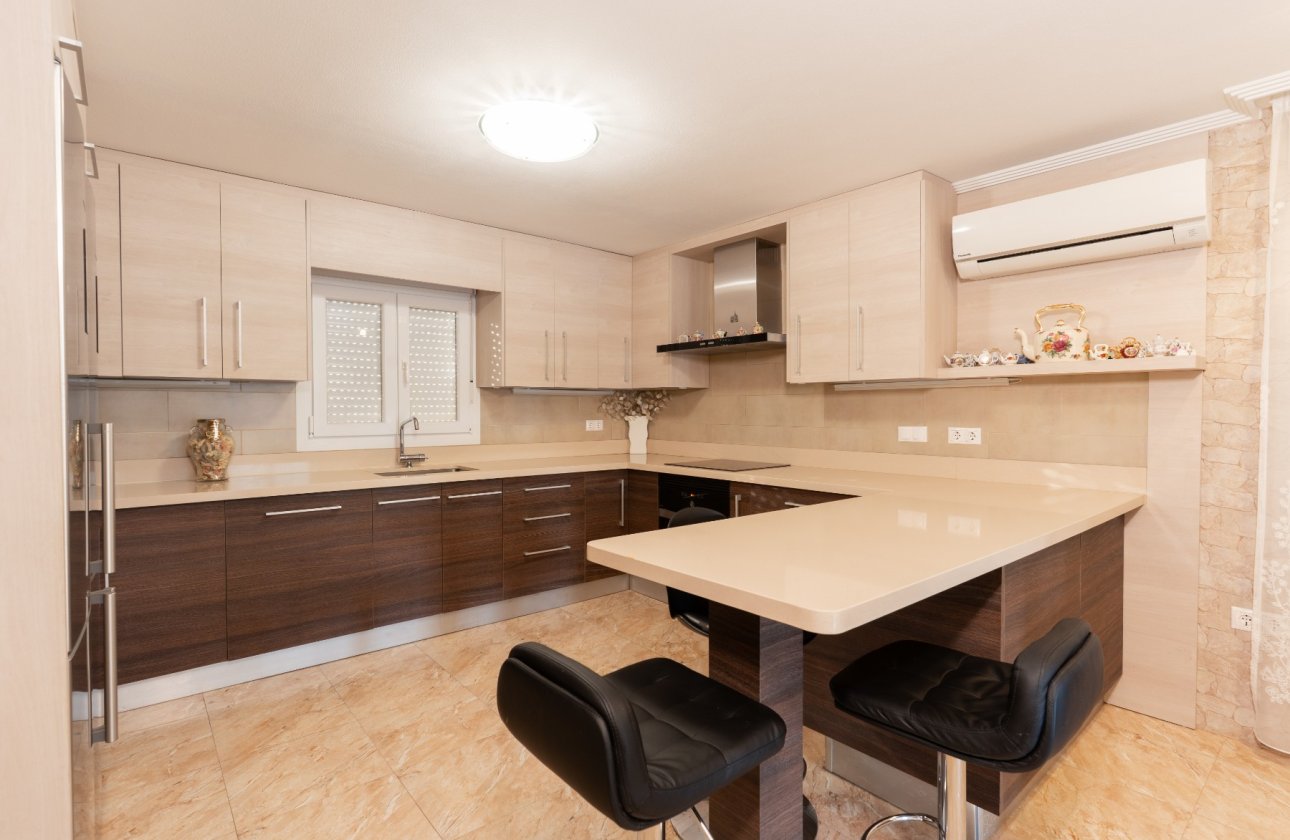Revente - Villa / Semi detached - Torrevieja - Los Balcones