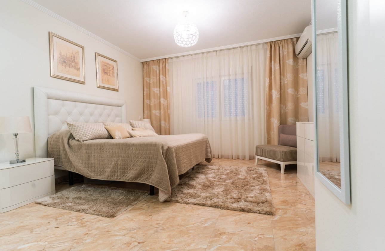 Revente - Villa / Semi detached - Torrevieja - Los Balcones