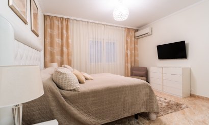 Revente - Villa / Semi detached - Torrevieja - Los Balcones