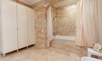 Revente - Villa / Semi detached - Torrevieja - Los Balcones