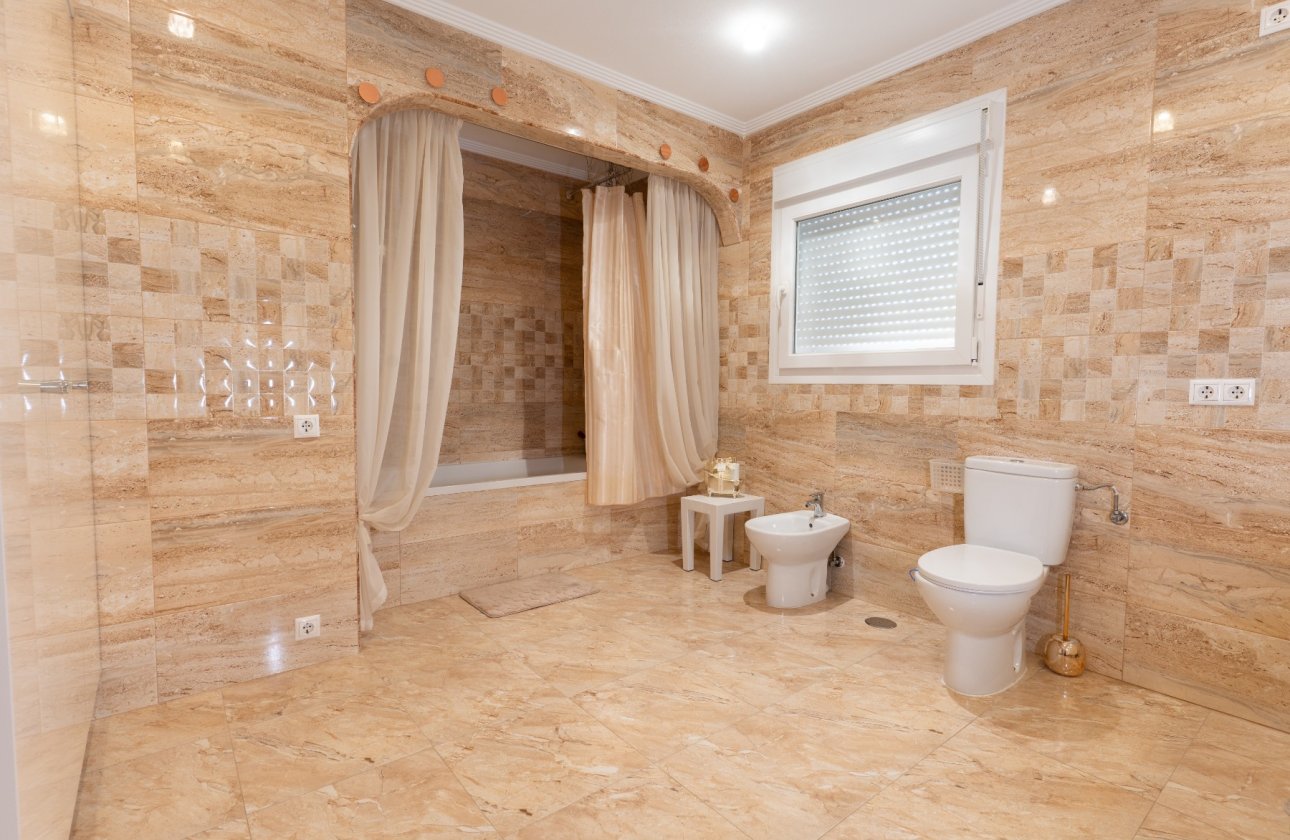Revente - Villa / Semi detached - Torrevieja - Los Balcones