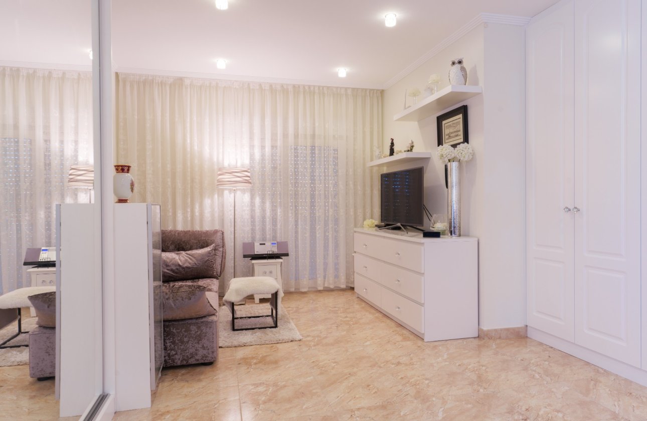 Revente - Villa / Semi detached - Torrevieja - Los Balcones