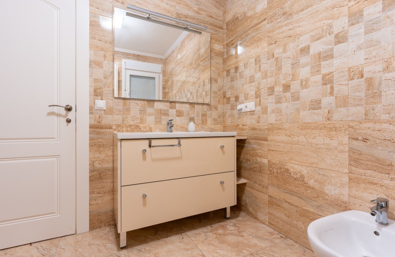 Revente - Villa / Semi detached - Torrevieja - Los Balcones