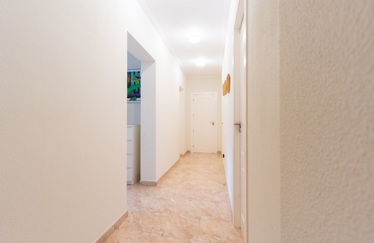 Revente - Villa / Semi detached - Torrevieja - Los Balcones