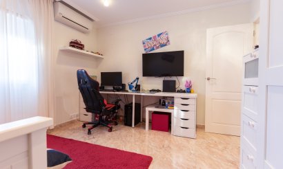 Revente - Villa / Semi detached - Torrevieja - Los Balcones