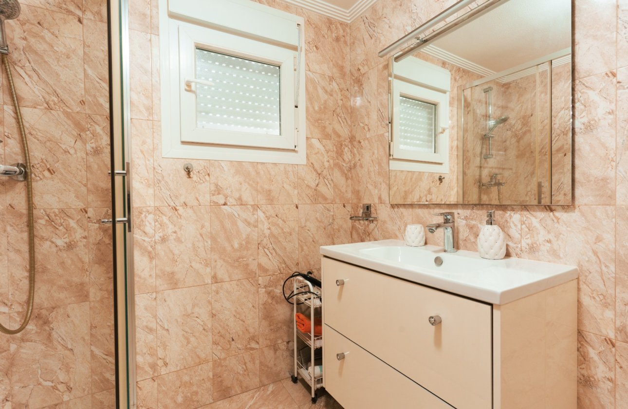 Revente - Villa / Semi detached - Torrevieja - Los Balcones