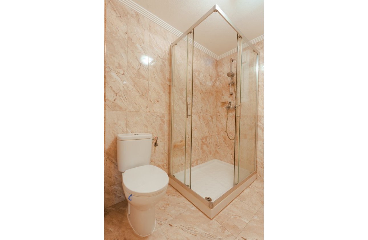 Revente - Villa / Semi detached - Torrevieja - Los Balcones