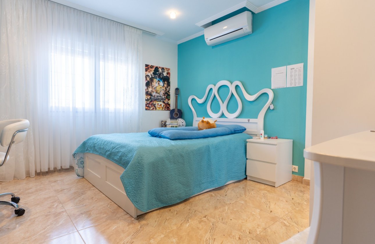 Revente - Villa / Semi detached - Torrevieja - Los Balcones