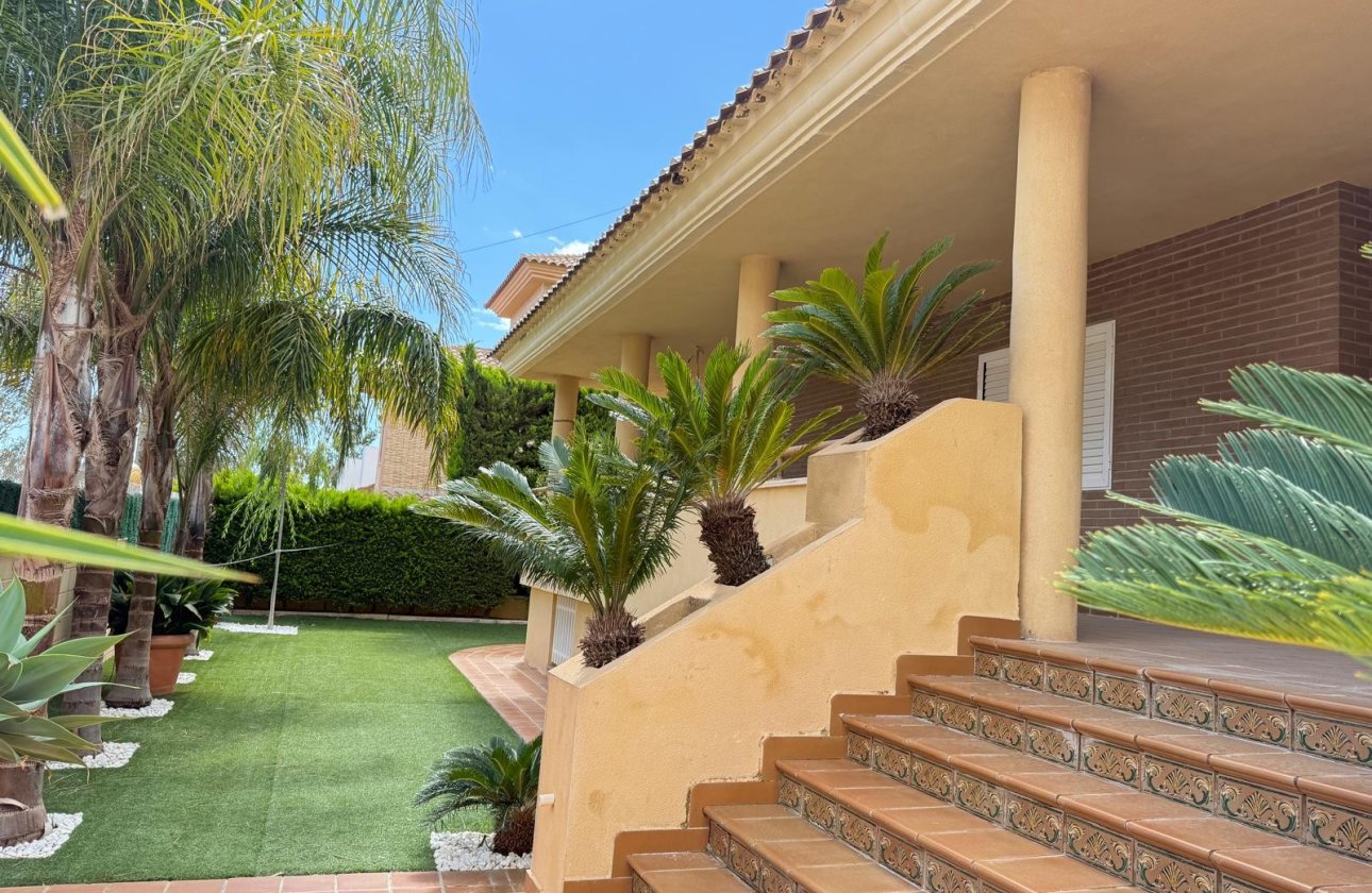 Resale - Villa / Semi detached - Bolnuevo