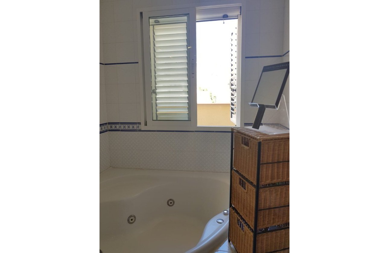 Resale - Villa / Semi detached - Bolnuevo