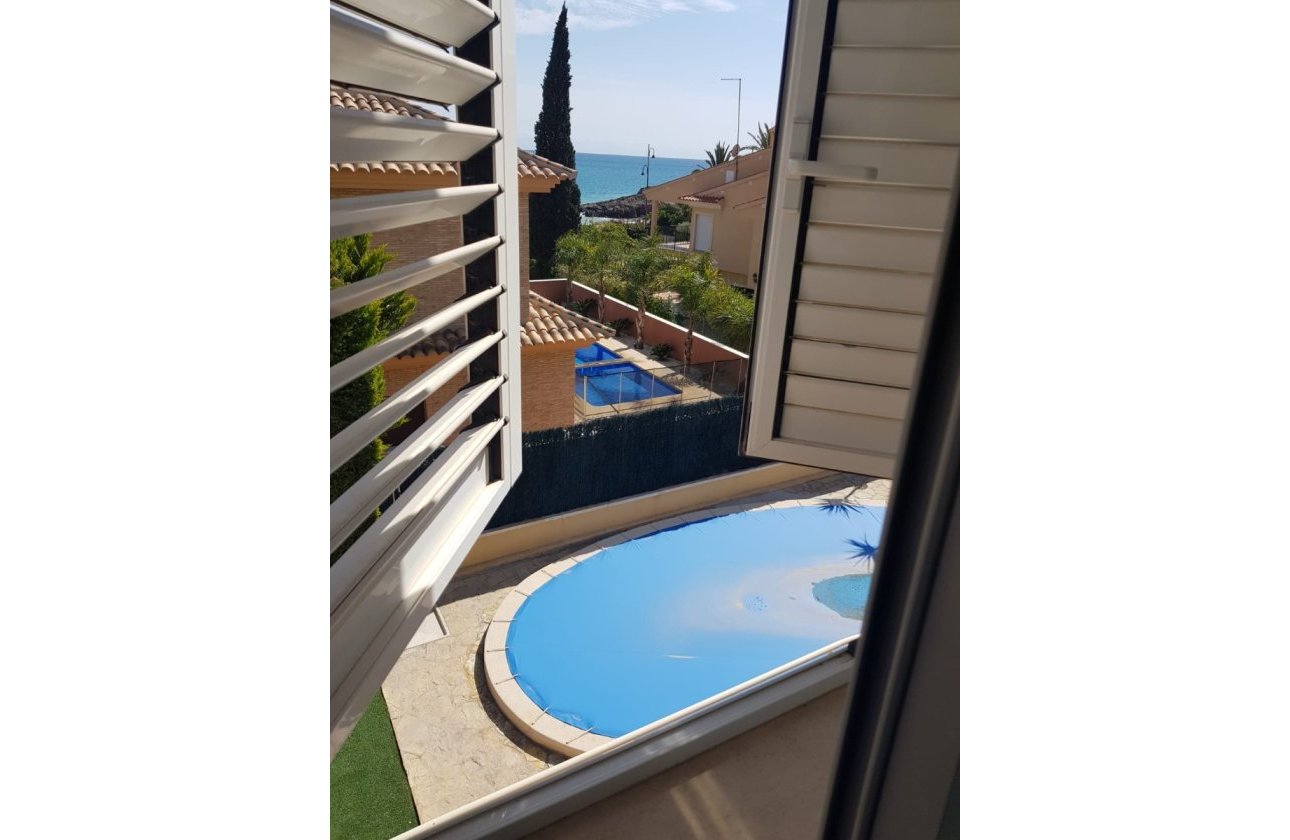 Resale - Villa / Semi detached - Bolnuevo