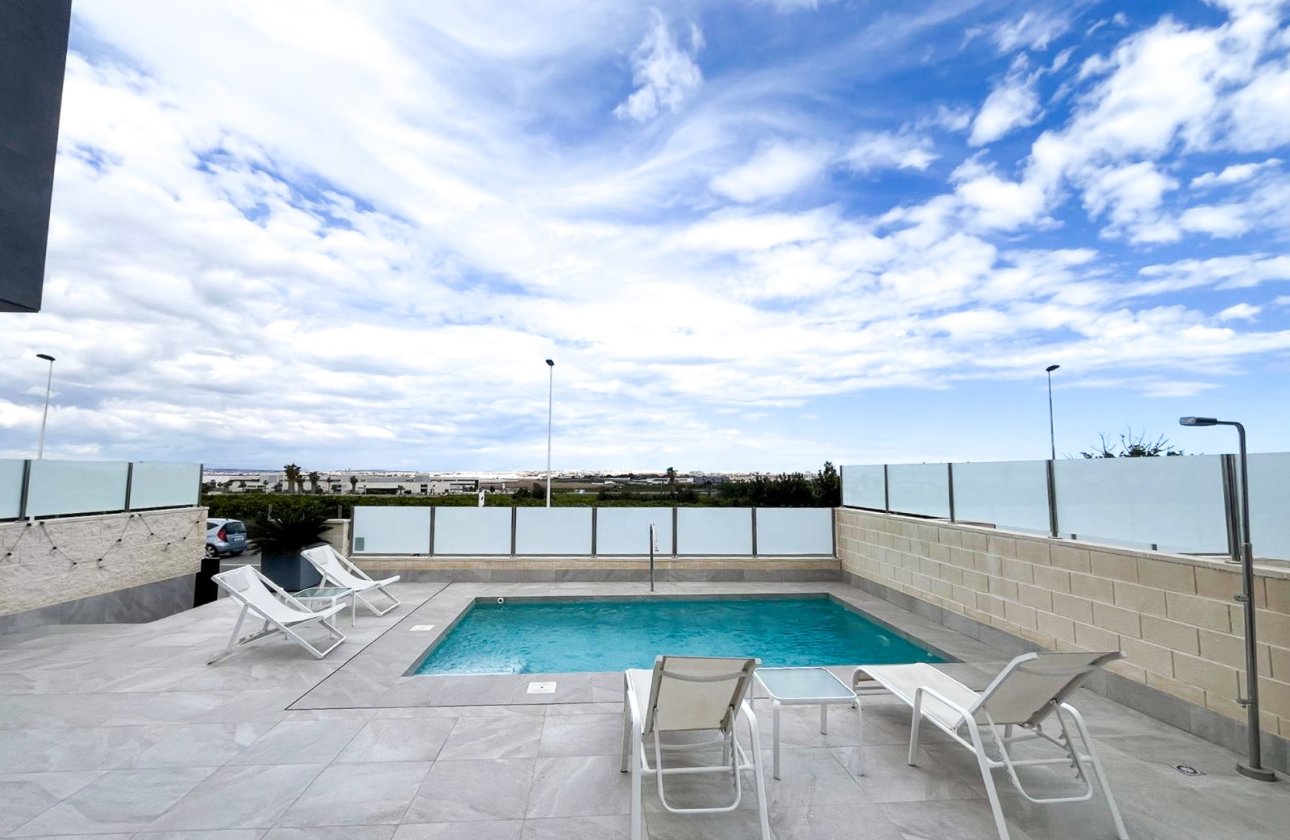Revente - Villa / Semi detached - Torrevieja - Los Altos