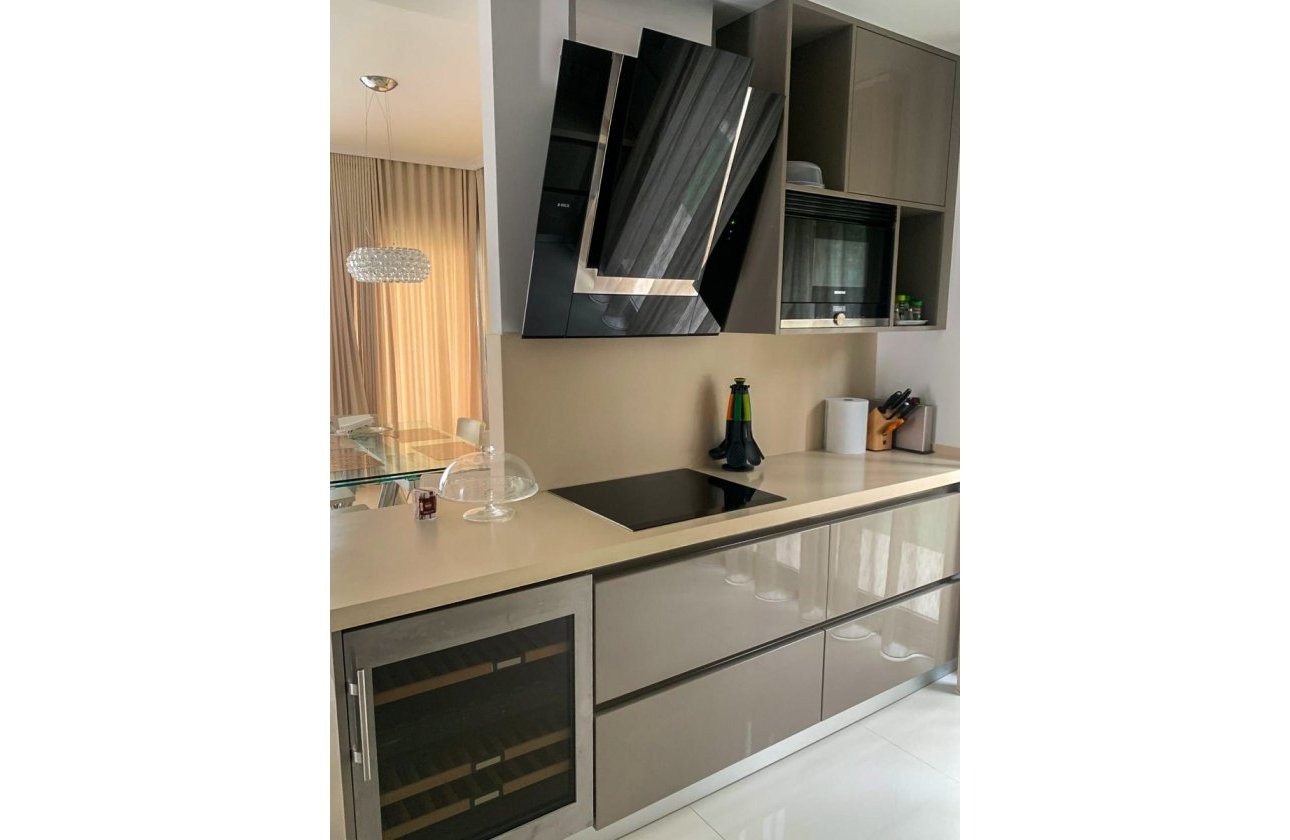 Resale - Villa / Semi detached - Alicante - Campoamor