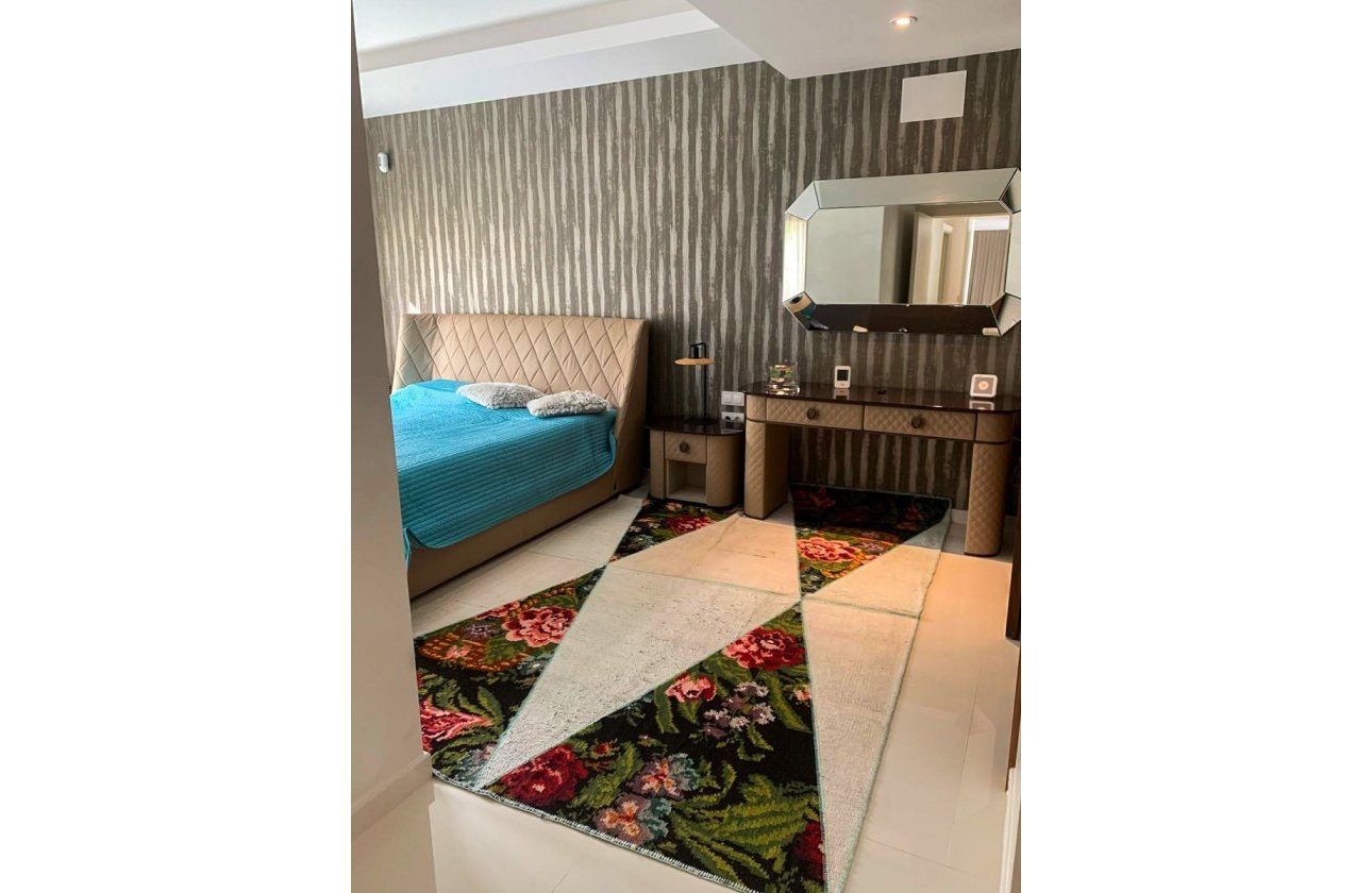 Resale - Villa / Semi detached - Alicante - Campoamor