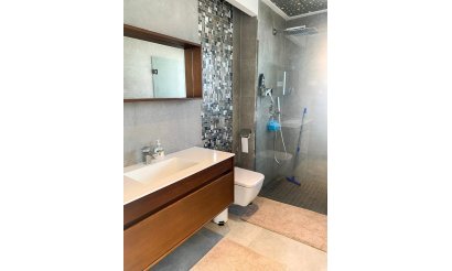 Resale - Villa / Semi detached - Alicante - Campoamor
