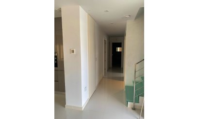 Resale - Villa / Semi detached - Alicante - Campoamor